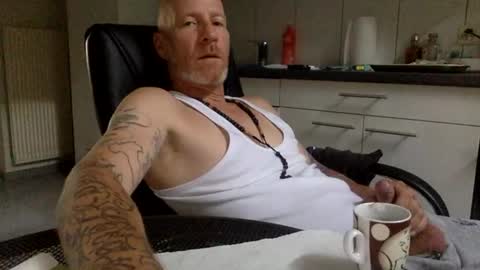 Snapshot of kingsize187 chatting on September 9, 7:08 am kingsize online show from September 9, 7:08 am