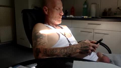Snapshot of kingsize187 chatting on September 10, 9:53 am kingsize online show from September 10, 9:53 am
