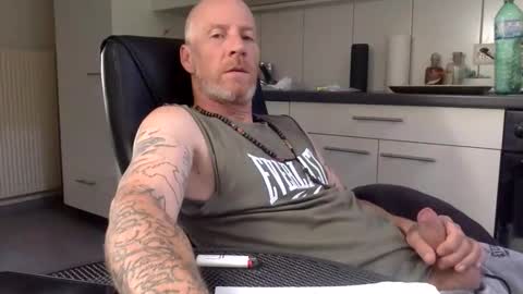 Snapshot of kingsize187 chatting on September 17, 7:54 am kingsize online show from September 17, 7:54 am