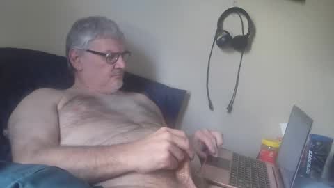 kingtongue10 online show from March 6, 9:00 pm