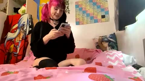 Snapshot of kinky_liv chatting on April 5, 9:34 pm kinky_liv online show from April 5, 9:34 pm