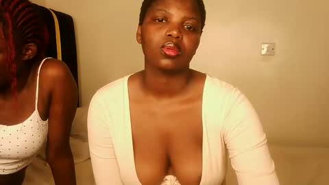 Lola online show from October 5, 2:48 pm