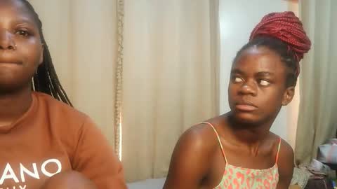 Lola online show from April 3, 1:53 pm