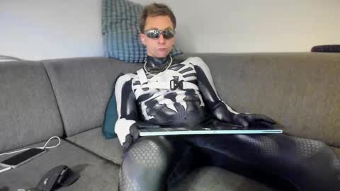 kinky_spidey online show from November 1, 1:57 pm