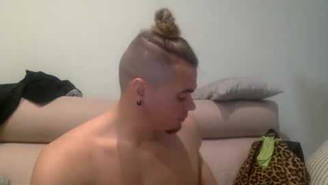 Snapshot of kinkyboy10 chatting on February 23, 1:32 pm Master online show from February 23, 1:32 pm