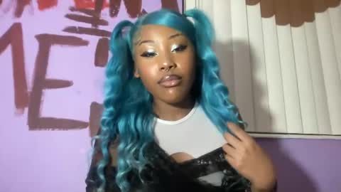 Bunniii online show from December 9, 8:00 am