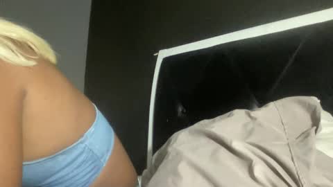 Bunniii online show from February 9, 7:05 am