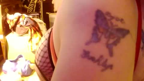 Snapshot of kinkypinkyplay2 chatting on February 8, 5:44 am Kinky Pinky online show from February 8, 5:44 am