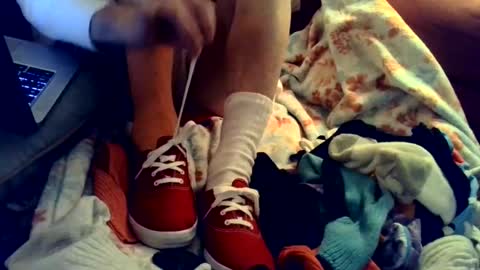 Snapshot of kinkysneakergirl chatting on February 6, 2:00 am KinkySneakerGirl online show from February 6, 2:00 am