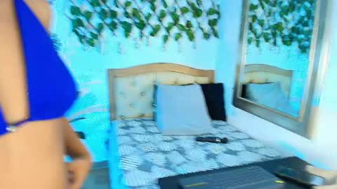 Snapshot of kinkysweet__ chatting on June 4, 11:22 pm Isabella online show from June 4, 11:22 pm
