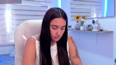 Snapshot of kir_ely chatting on April 25, 9:23 pm kir_ely online show from April 25, 9:23 pm