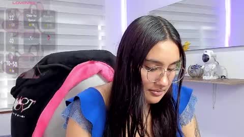 Snapshot of kir_ely chatting on April 27, 7:01 pm kir_ely online show from April 27, 7:01 pm