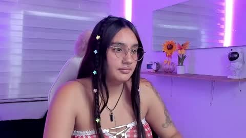 Snapshot of kir_ely chatting on May 21, 7:32 pm kir_ely online show from May 21, 7:32 pm