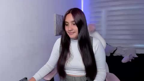 Snapshot of kir_ely chatting on June 6, 8:35 pm kir_ely online show from June 6, 8:35 pm