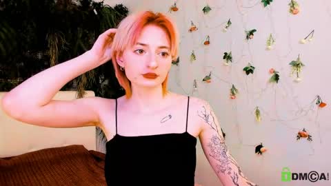 Snapshot of kira__cutie chatting on May 15, 11:12 pm Kira online show from May 15, 11:12 pm