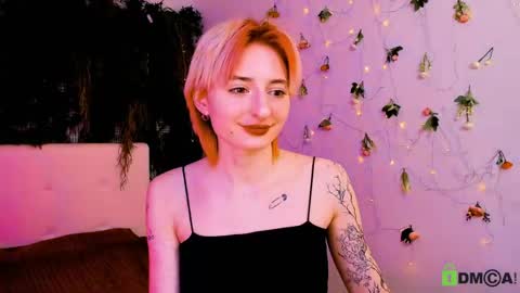 Snapshot of kira__cutie chatting on May 16, 12:18 am Kira online show from May 16, 12:18 am