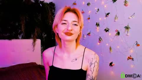 Snapshot of kira__cutie chatting on May 16, 12:40 am Kira online show from May 16, 12:40 am