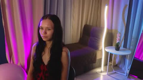 Snapshot of kira_bliss_ chatting on August 7, 1:40 am kira_bliss_ online show from August 7, 1:40 am