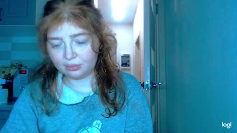 Snapshot of kira_foxy_ chatting on June 1, 8:38 am Kira online show from June 1, 8:38 am