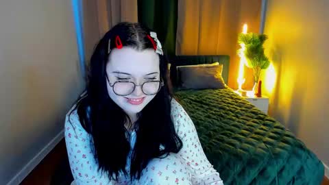 kira online show from March 8, 1:14 am