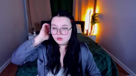 kira online show from March 24, 1:10 am