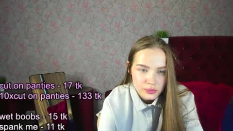 Snapshot of kira_here_ chatting on June 10, 9:41 am Kira online show from June 10, 9:41 am