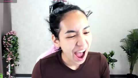 Aura online show from October 24, 2:08 am