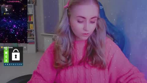 Snapshot of kira_love_sleep chatting on November 8, 4:18 pm you know thumb up me please its important online show from November 8, 4:18 pm