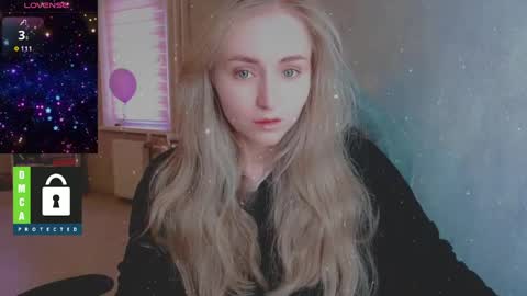 Snapshot of kira_love_sleep chatting on April 16, 4:30 pm you know thumb up me please its important online show from April 16, 4:30 pm