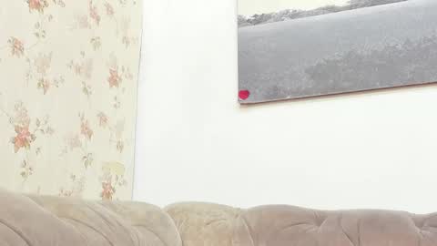 Snapshot of kira_mackenzie chatting on February 20, 6:02 pm kira online show from February 20, 6:02 pm