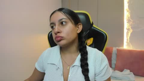 Snapshot of kira_relish chatting on May 23, 11:03 am K I R A online show from May 23, 11:03 am