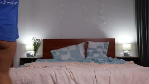 Snapshot of kirabl00m chatting on April 28, 8:52 am kira bloom online show from April 28, 8:52 am