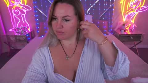 Kira online show from May 27, 4:53 am