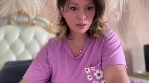 Snapshot of kiradivine chatting on April 24, 12:07 pm KiraDivine online show from April 24, 12:07 pm