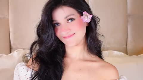 Snapshot of kirakayleigh chatting on October 27, 2:26 am kira online show from October 27, 2:26 am