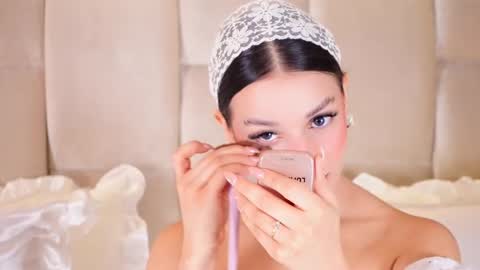 Snapshot of kirakayleigh chatting on February 1, 7:01 pm kira online show from February 1, 7:01 pm