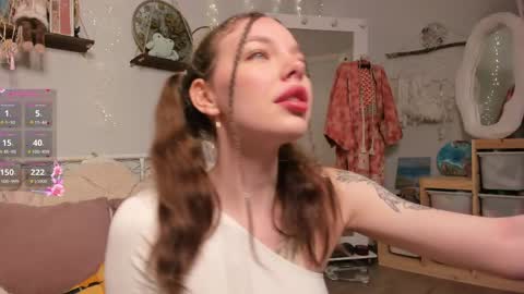 little vampire online show from April 3, 5:16 am