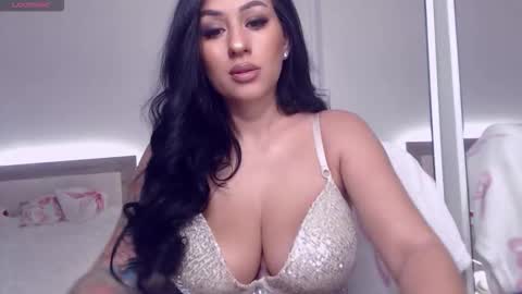 kiramaes online show from January 18, 12:09 pm