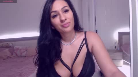 kiramaes online show from March 28, 12:16 pm