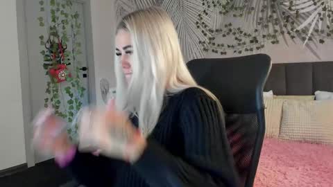 Kira online show from November 10, 1:37 am