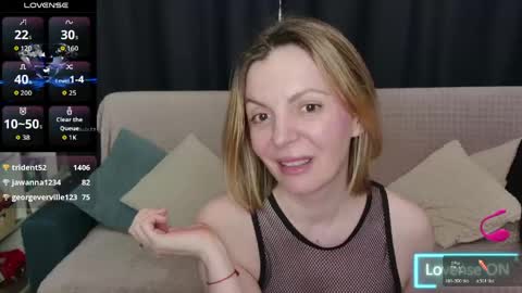 kiramartins cat online show from April 22, 5:03 pm