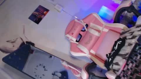 Its your girl KIRA online show from December 5, 3:04 am