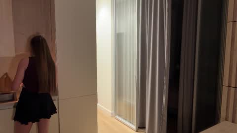 Snapshot of kiramystery chatting on October 21, 3:13 pm Kira online show from October 21, 3:13 pm