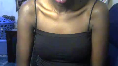 Snapshot of kiranoir1 chatting on October 20, 6:25 am Kira online show from October 20, 6:25 am
