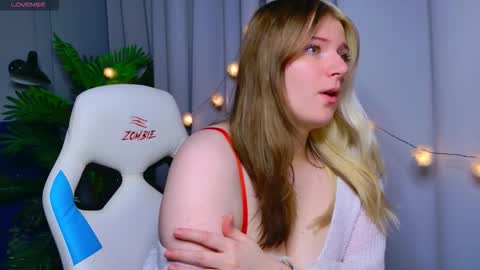 Snapshot of kirashaw chatting on January 9, 2:09 pm Kira online show from January 9, 2:09 pm