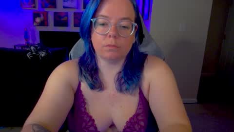 Snapshot of kiraspitqueen chatting on May 20, 4:07 am KiraSpitQueen online show from May 20, 4:07 am