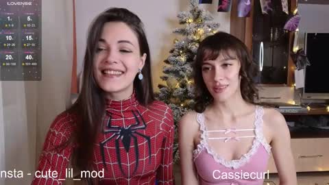 Snapshot of kiraturner chatting on January 12, 3:46 pm Kira cute online show from January 12, 3:46 pm