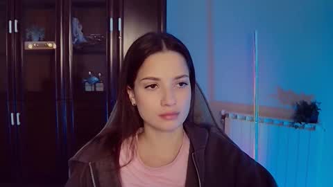 kiravair online show from November 12, 1:22 pm