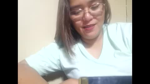 Snapshot of kiray20 chatting on December 12, 11:07 am kiray20 online show from December 12, 11:07 am