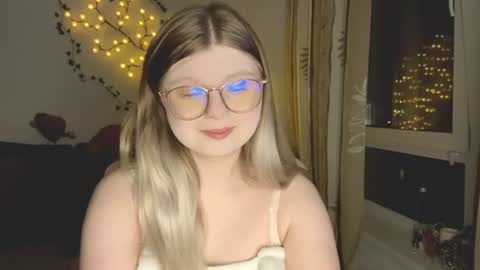 KiraYume online show from August 8, 9:28 pm